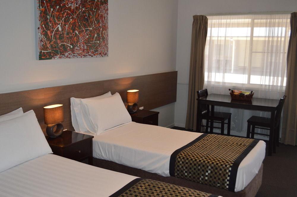 Roma Inland Motor Inn Kültér fotó